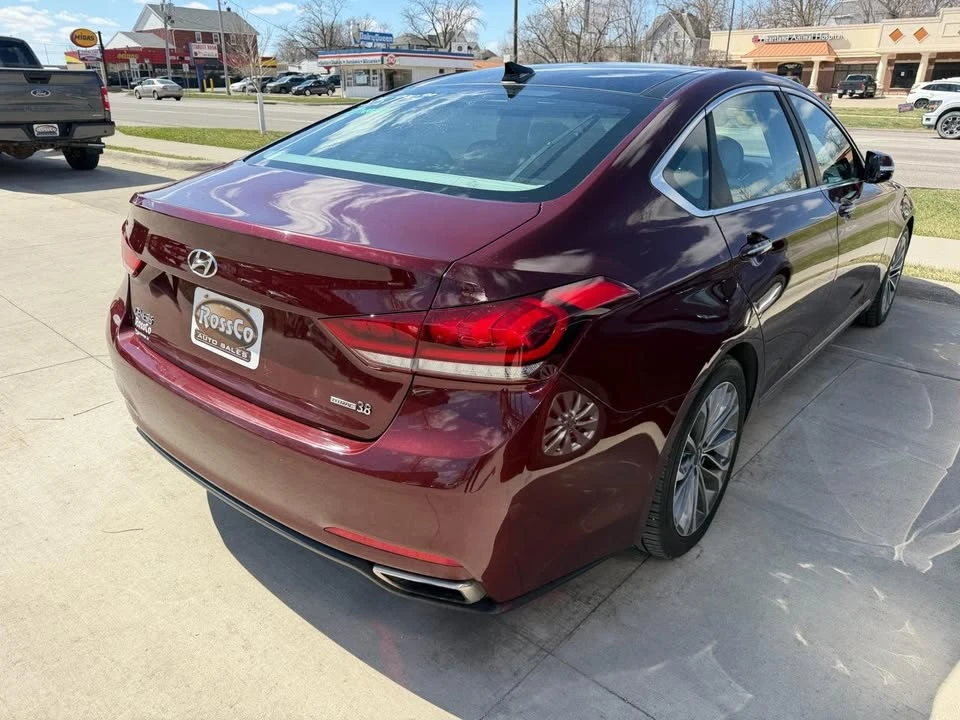 2015 Hyundai Genesis - Image 5 of 16