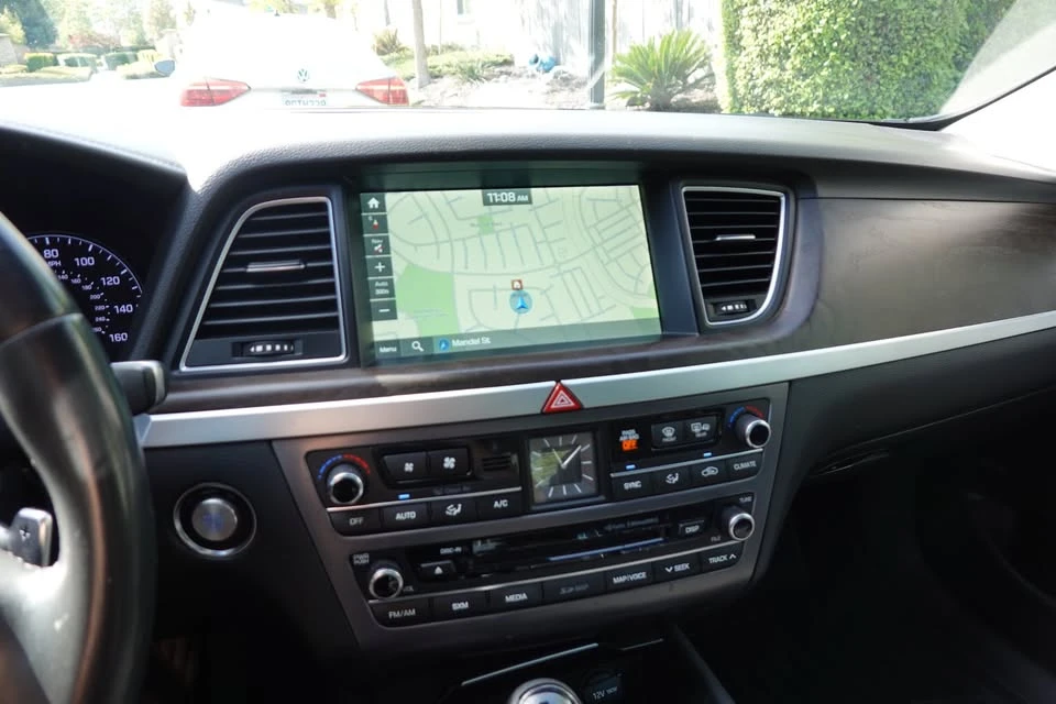 2015 Hyundai Genesis - Image 10 of 14