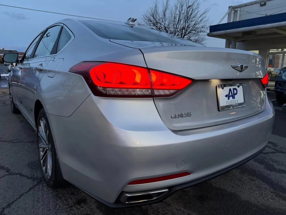 2015 Hyundai Genesis - Image 12 of 20