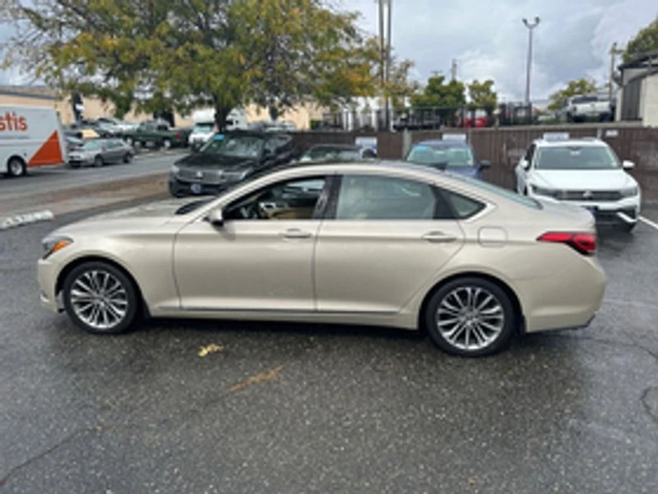 2015 Hyundai Genesis - Image 8 of 20