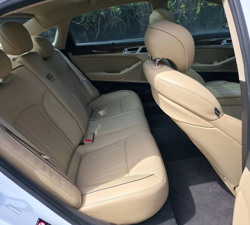 2015 Hyundai Genesis - Image 16 of 20