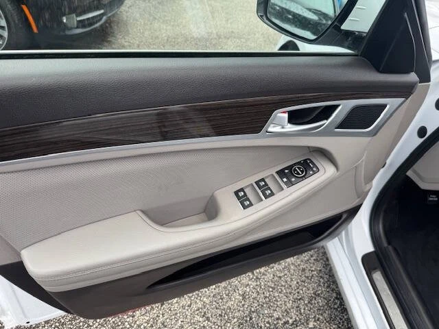 2015 Hyundai Genesis - Image 10 of 16