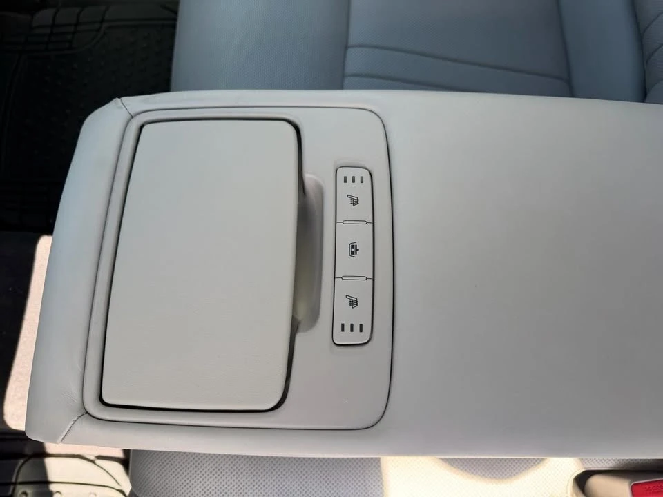 2015 Hyundai Genesis - Image 15 of 16