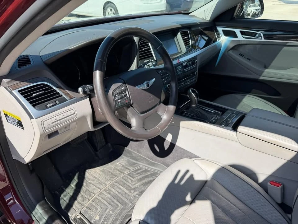 2015 Hyundai Genesis - Image 9 of 16
