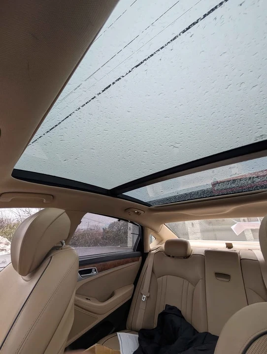 2015 Hyundai Genesis - Image 9 of 12