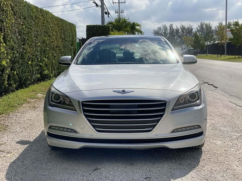 2015 Hyundai Genesis - Image 2 of 20