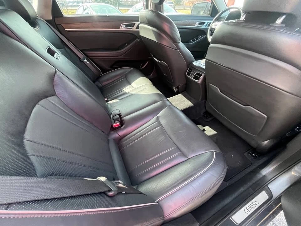 2015 Hyundai Genesis - Image 12 of 15
