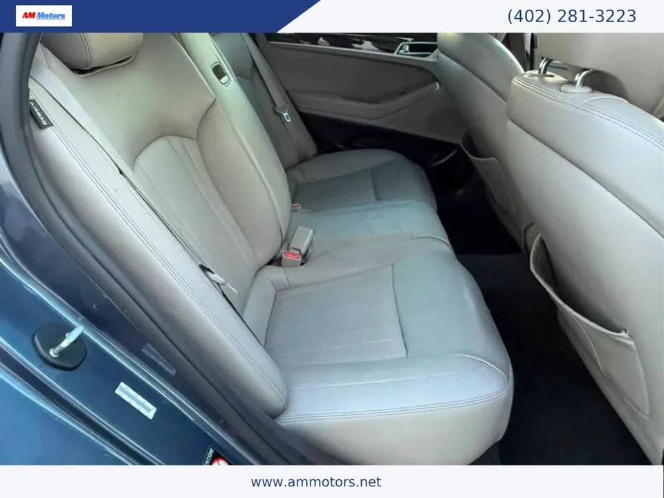 2015 Hyundai Genesis - Image 11 of 17