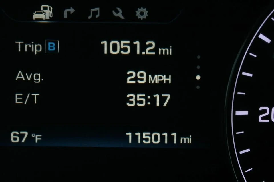 2015 Hyundai Genesis - Image 9 of 20
