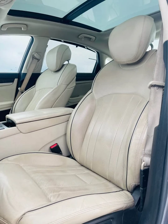 2015 Hyundai Genesis - Image 13 of 20