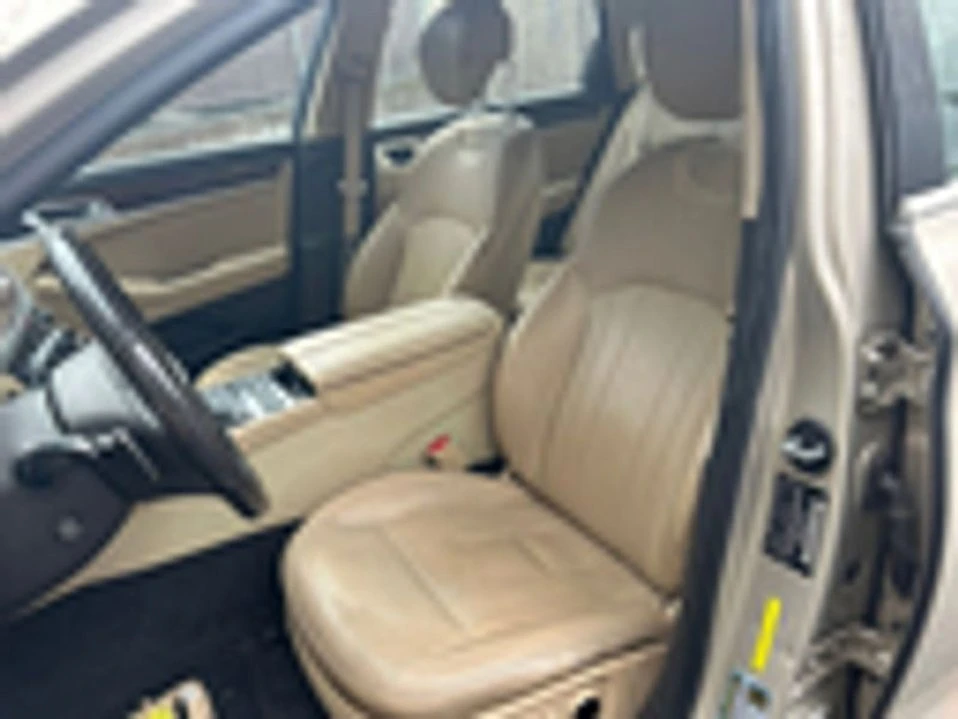 2015 Hyundai Genesis - Image 17 of 20