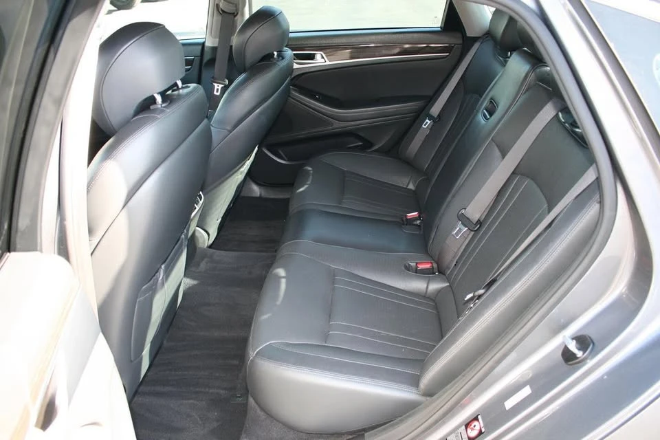 2015 Hyundai Genesis - Image 5 of 20