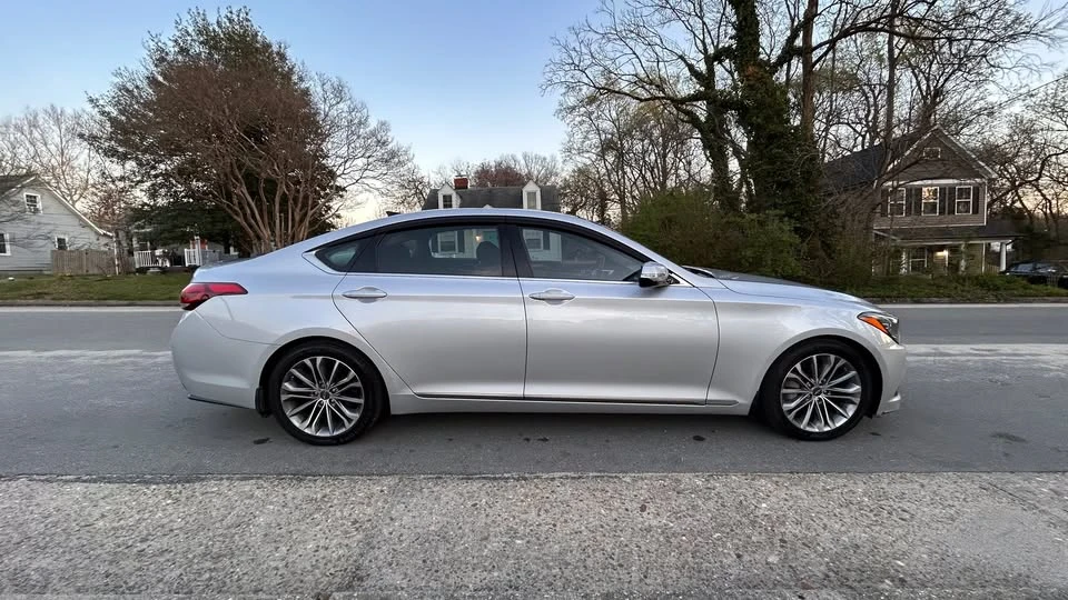 2015 Hyundai Genesis - Image 6 of 19