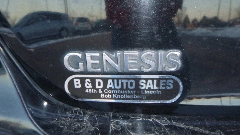 2015 Hyundai Genesis - Image 10 of 20