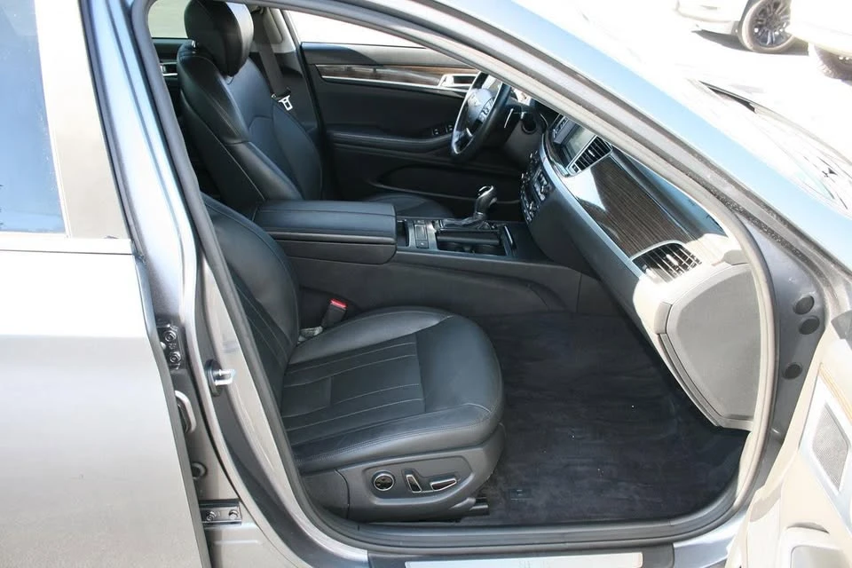 2015 Hyundai Genesis - Image 4 of 20