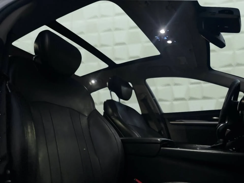 2015 Hyundai Genesis - Image 18 of 20
