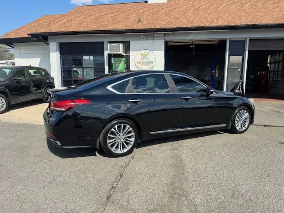 2015 Hyundai Genesis - Image 7 of 8