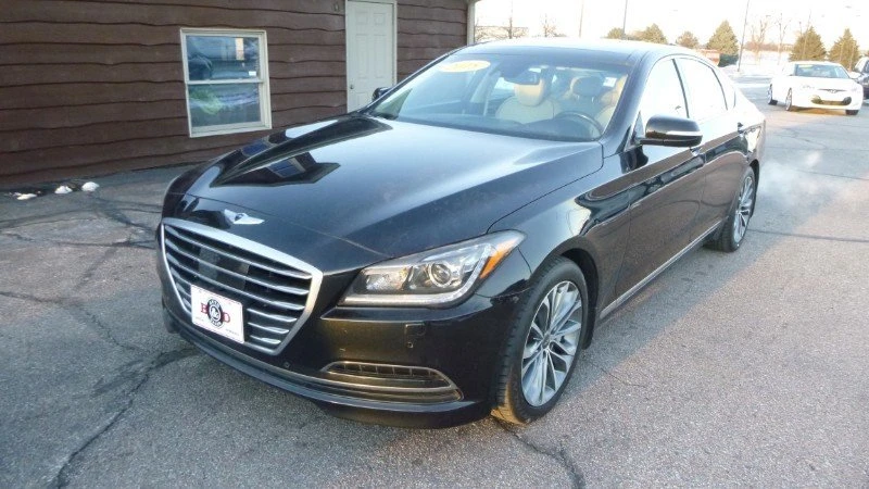 2015 Hyundai Genesis - Image 2 of 20