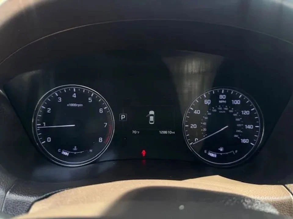 2015 Hyundai Genesis - Image 2 of 8