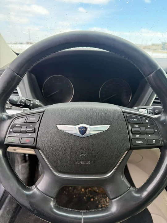 2015 Hyundai Genesis - Image 13 of 14