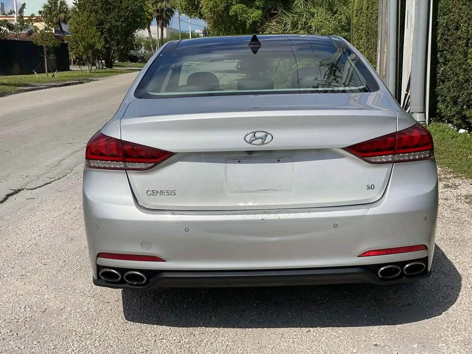 2015 Hyundai Genesis - Image 5 of 20