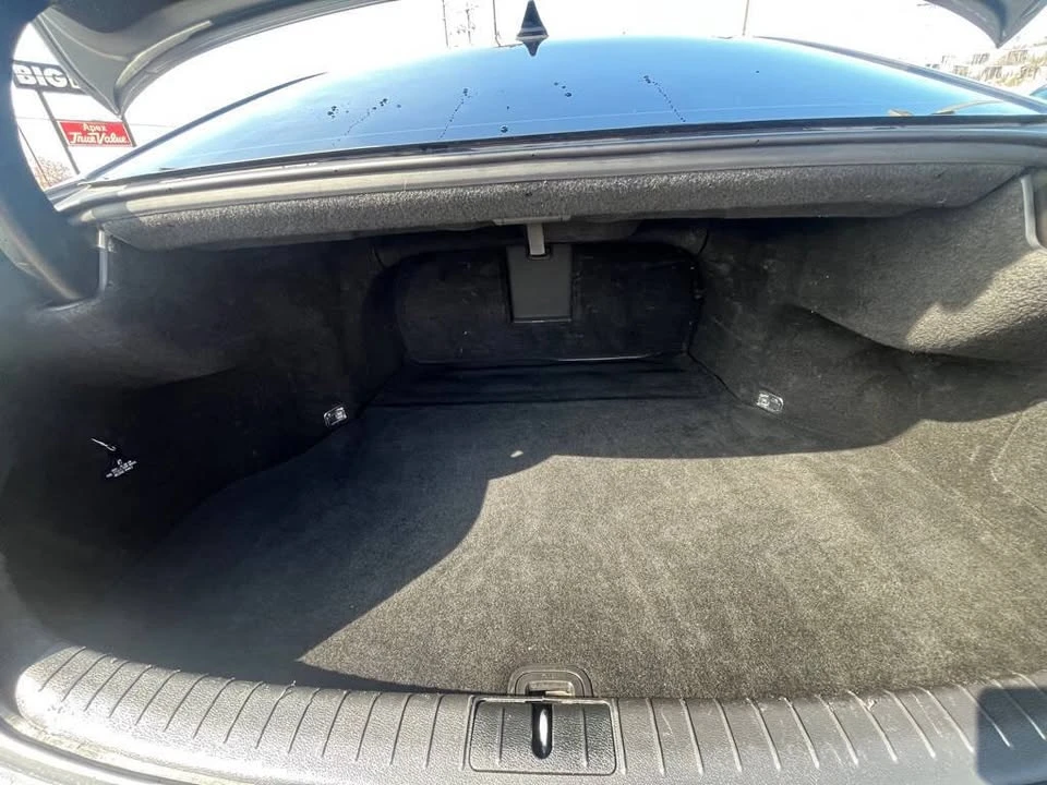 2015 Hyundai Genesis - Image 11 of 15