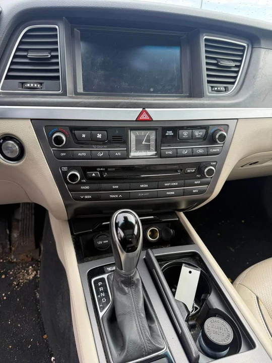 2015 Hyundai Genesis - Image 14 of 14