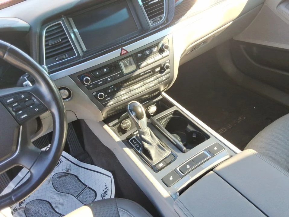 2015 Hyundai Genesis - Image 10 of 20
