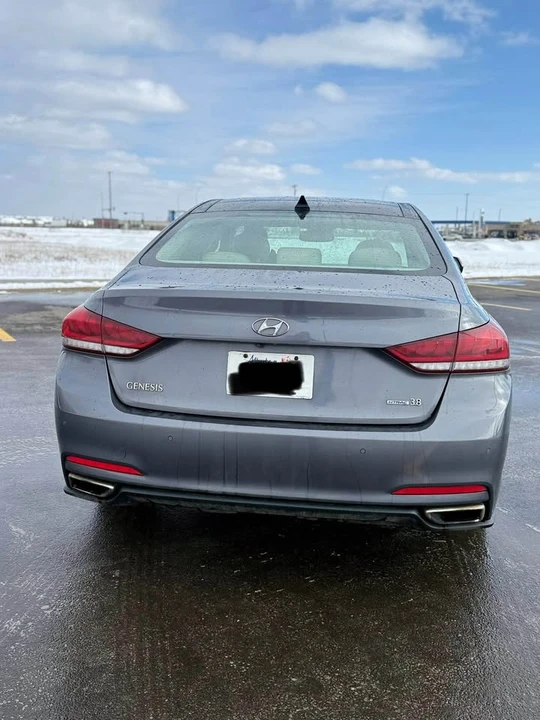 2015 Hyundai Genesis - Image 6 of 14