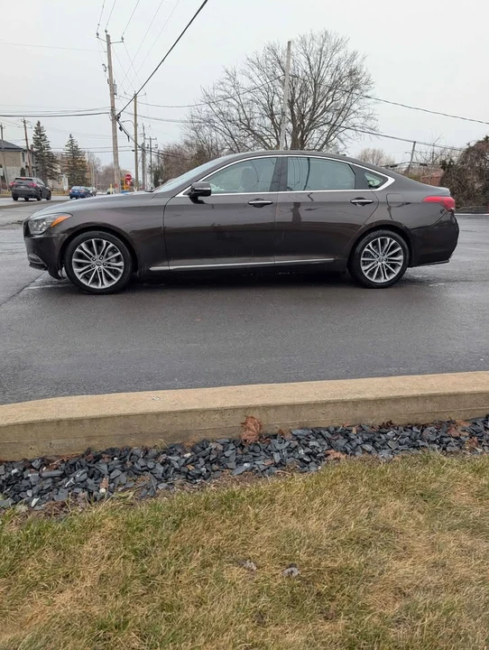 2015 Hyundai Genesis - Image 2 of 12