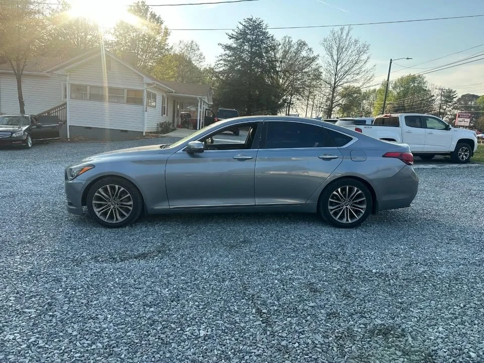 2015 Hyundai Genesis - Image 2 of 10