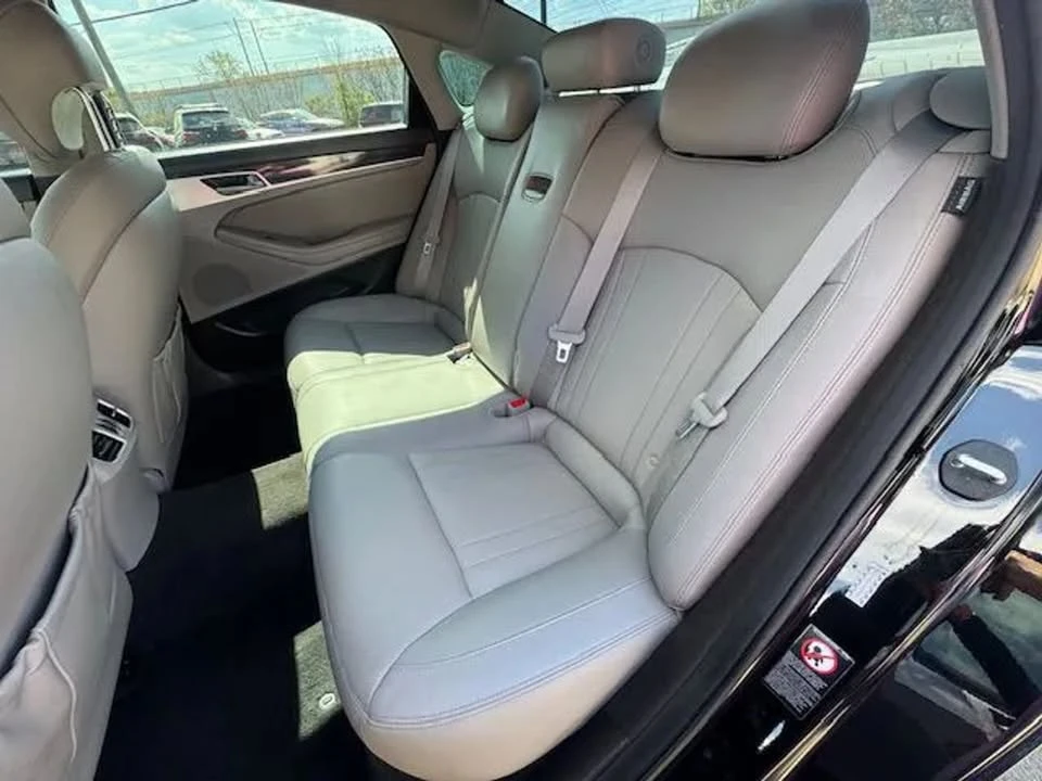 2015 Hyundai Genesis - Image 4 of 8