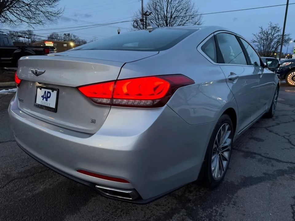 2015 Hyundai Genesis - Image 13 of 20