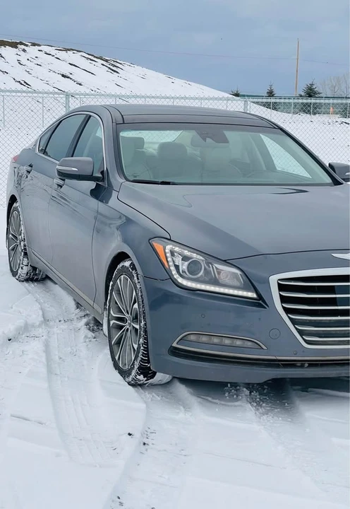 2015 Hyundai Genesis - Image 2 of 20