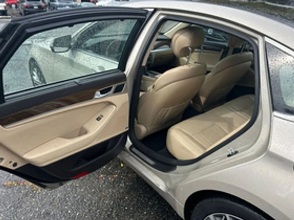 2015 Hyundai Genesis - Image 20 of 20