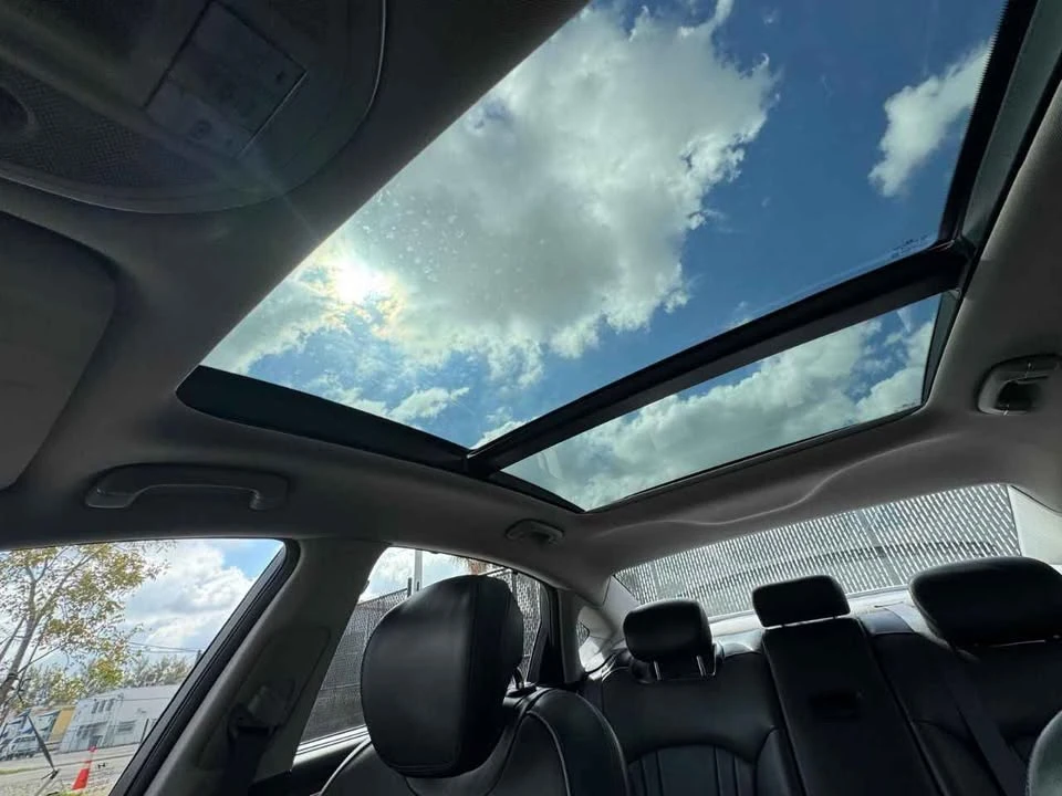 2015 Hyundai Genesis - Image 10 of 10