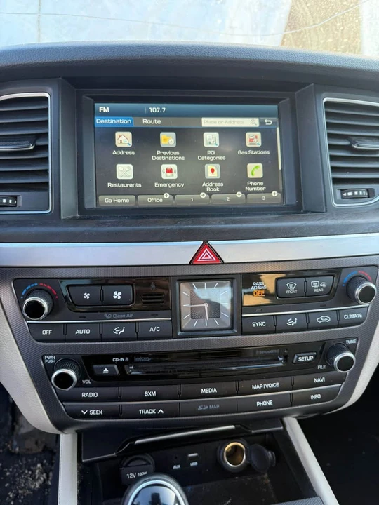 2015 Hyundai Genesis - Image 10 of 14