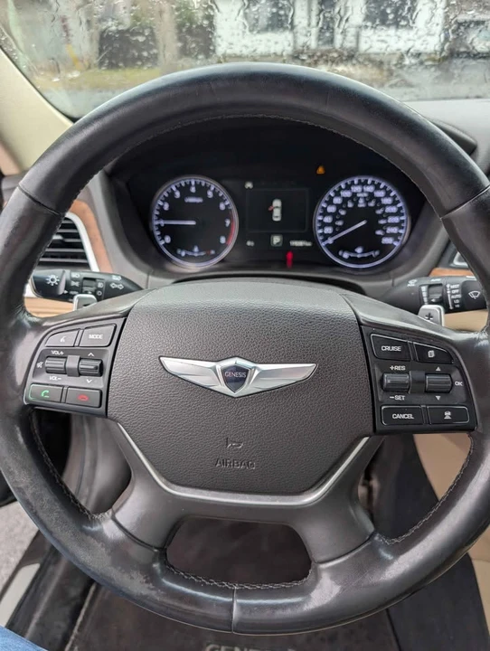 2015 Hyundai Genesis - Image 11 of 12