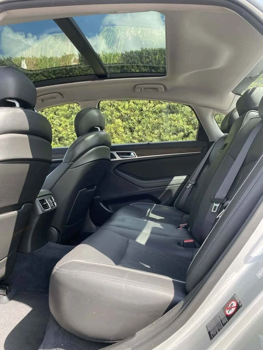 2015 Hyundai Genesis - Image 10 of 19