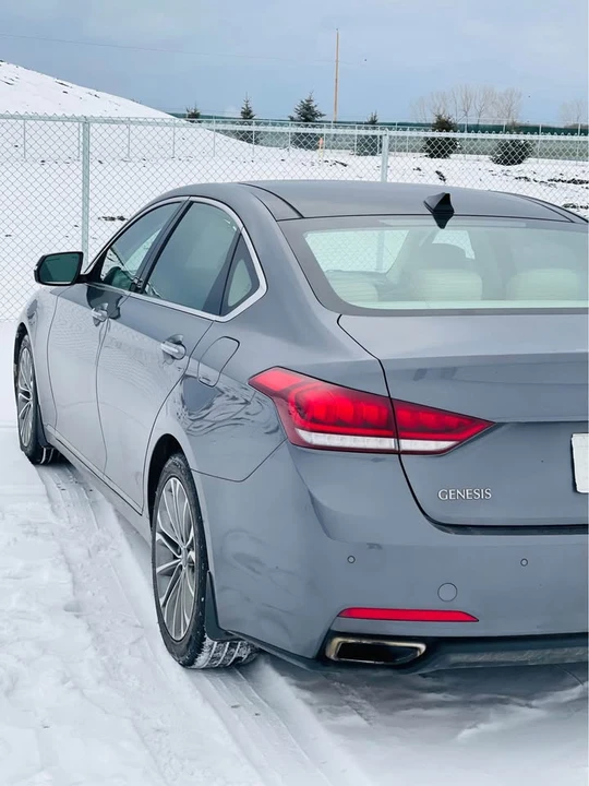 2015 Hyundai Genesis - Image 10 of 20