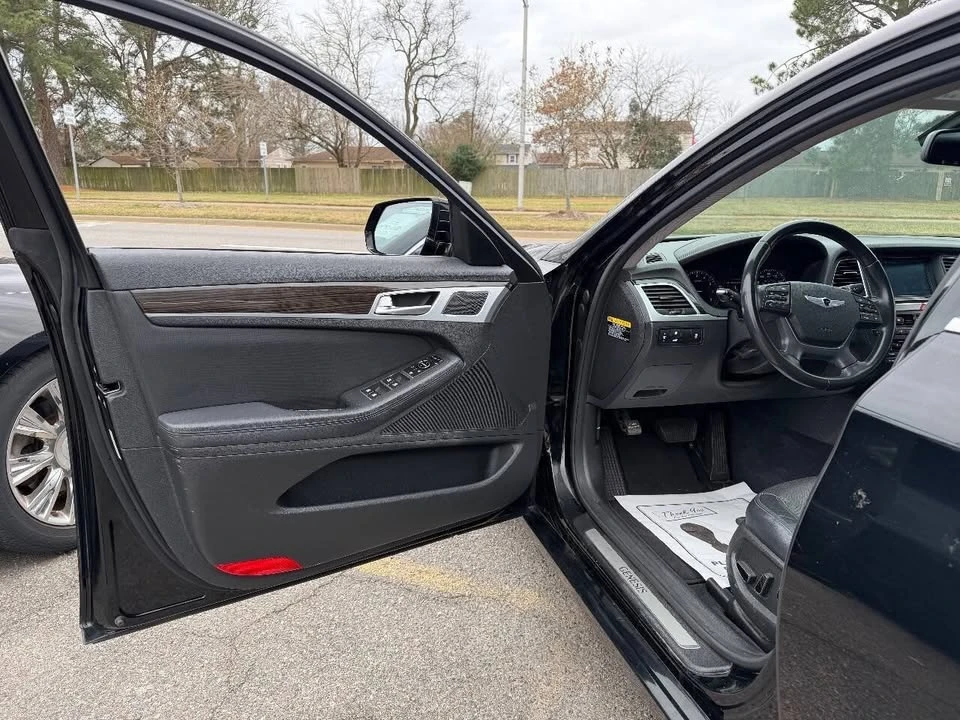 2015 Hyundai Genesis - Image 8 of 20