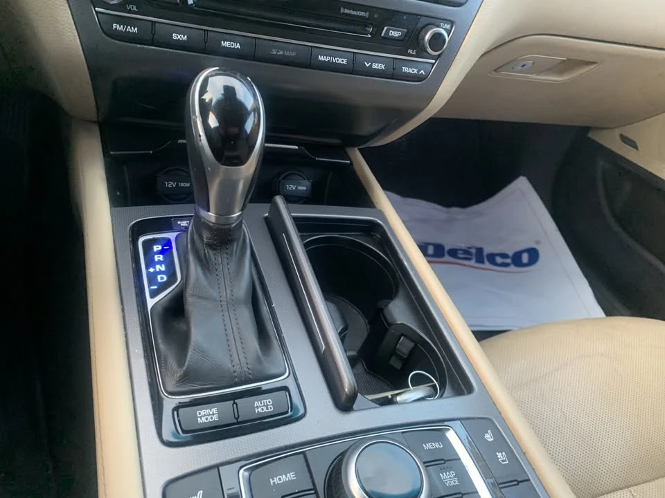 2015 Hyundai Genesis - Image 17 of 20