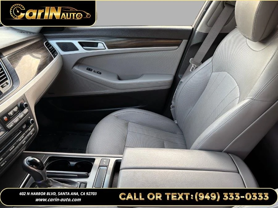 2015 Hyundai Genesis - Image 12 of 20