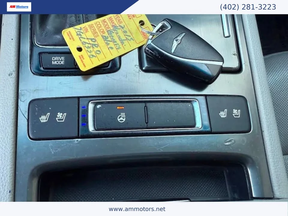 2015 Hyundai Genesis - Image 14 of 17
