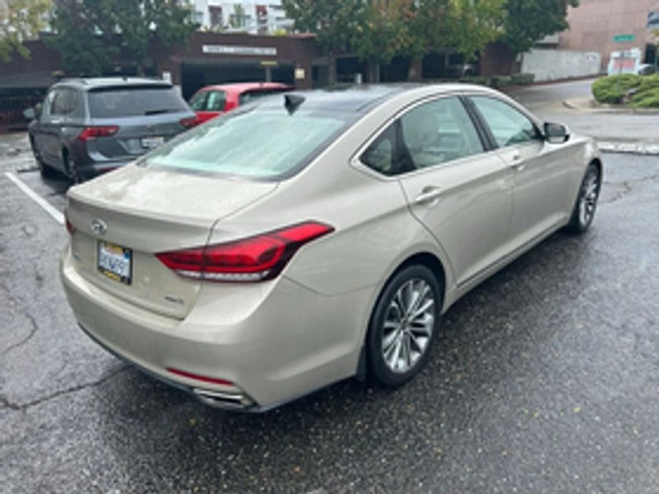 2015 Hyundai Genesis - Image 5 of 20