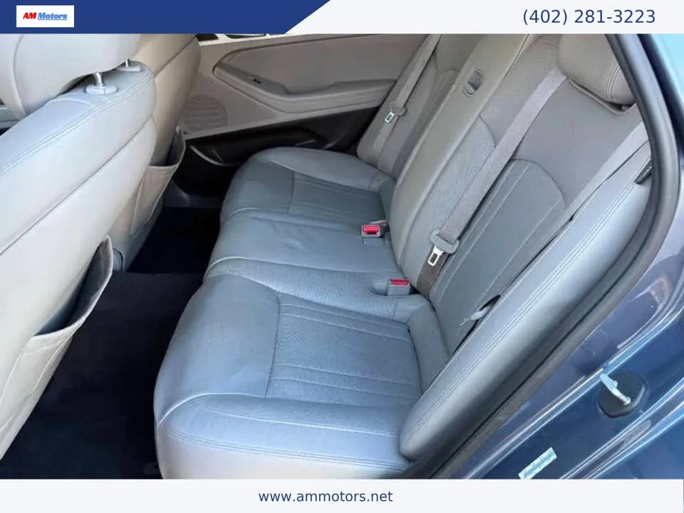 2015 Hyundai Genesis - Image 10 of 17
