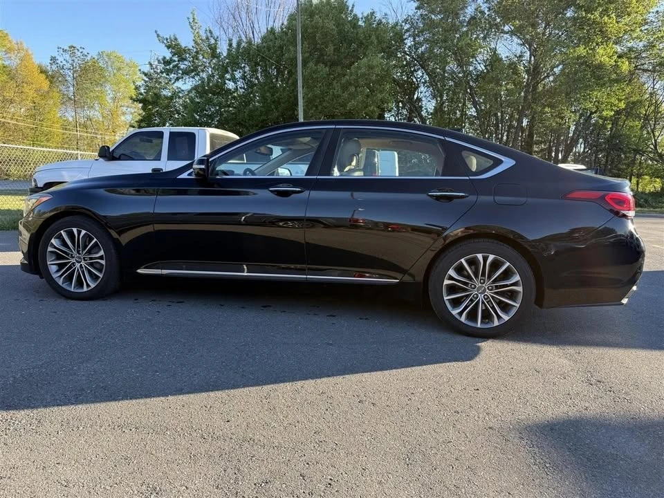 2015 Hyundai Genesis - Image 12 of 20