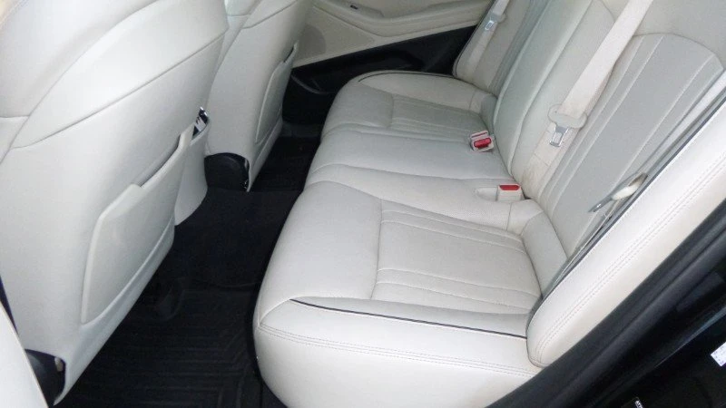 2015 Hyundai Genesis - Image 14 of 20