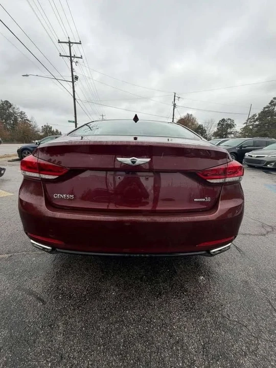 2015 Hyundai Genesis - Image 6 of 17