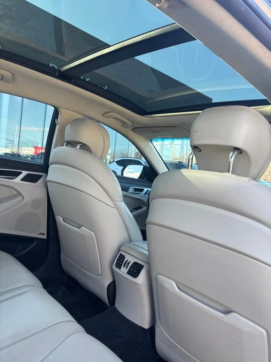 2015 Hyundai Genesis - Image 9 of 12